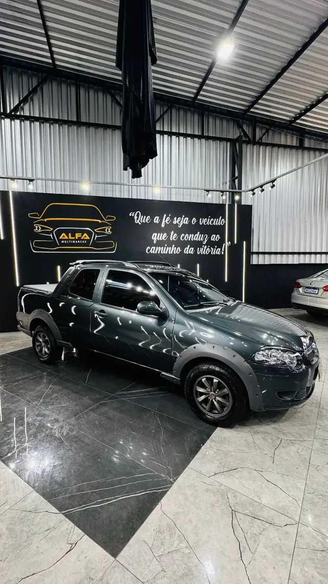 Carro Fiat Strada 2013 Trekking 1.6 16V (Flex) (Cabine Dupla)
