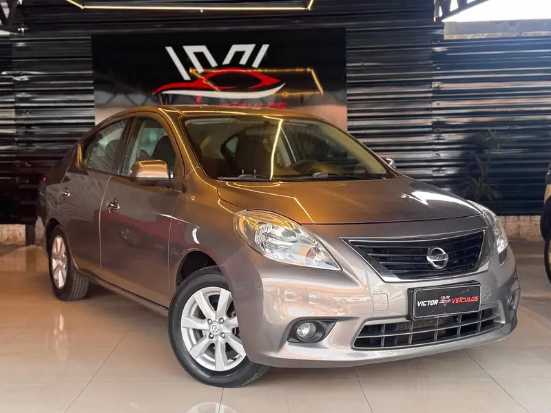 Nissan Versa 1.6 16V SL (Flex)