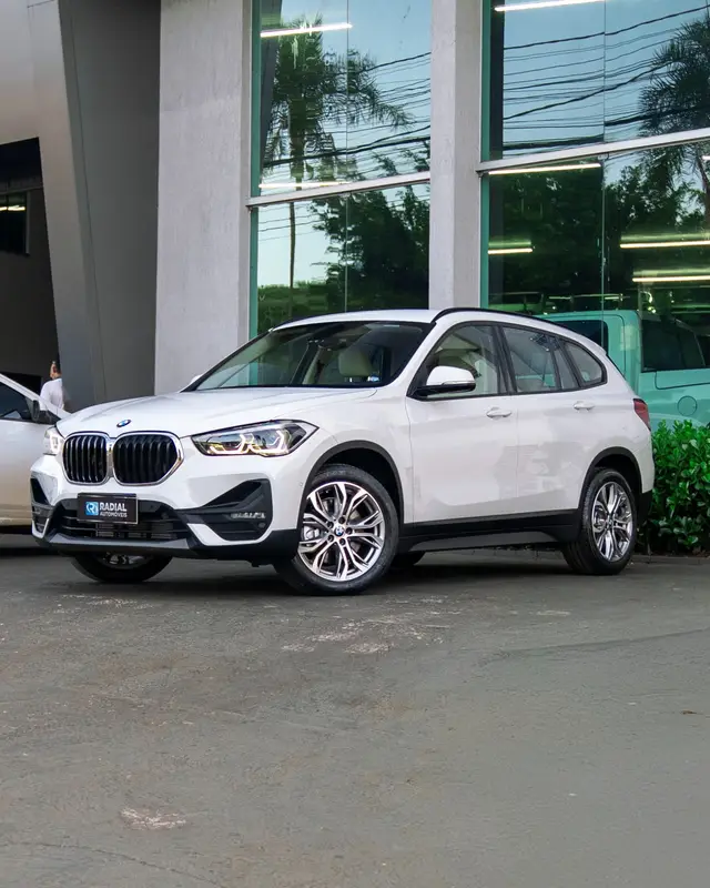 Carro BMW X1 2021 sDrive20i 2.0 Turbo (Aut.)