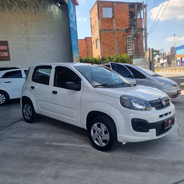 Carro Fiat Uno 2019 Attractive 1.0 8V (Flex) 4p