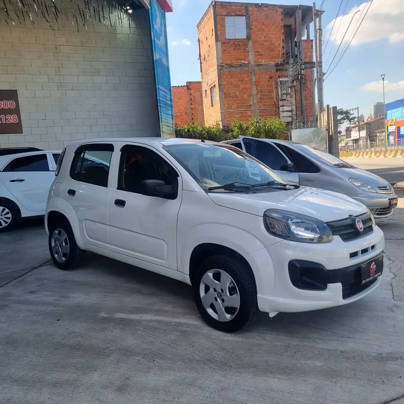 Fiat Uno Attractive 1.0 8V (Flex) 4p