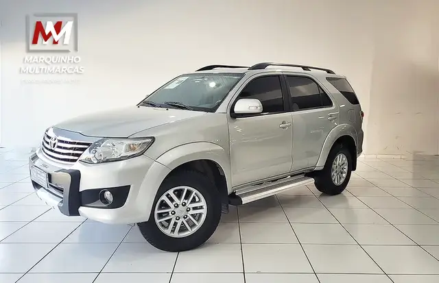 Carro Toyota Hilux SW4 2012 SR 4x2 2.7/ 2.7 Flex 16V Aut.