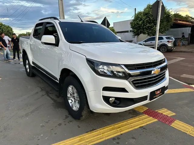 Carro Chevrolet S10 Cabine Dupla 2017 S10 2.5 ECOTEC SIDI LT 4x2 (Cabine Dupla)