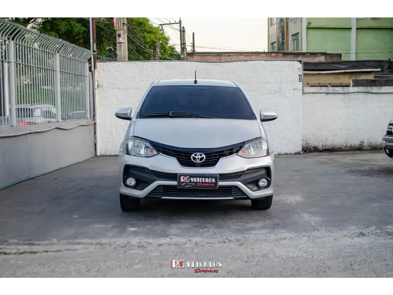 Toyota Etios Sedan Platinum 1.5 (Aut) (Flex)