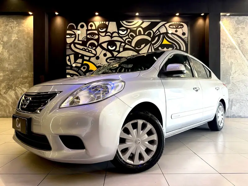 Nissan Versa 1.6 16V SV (Flex)