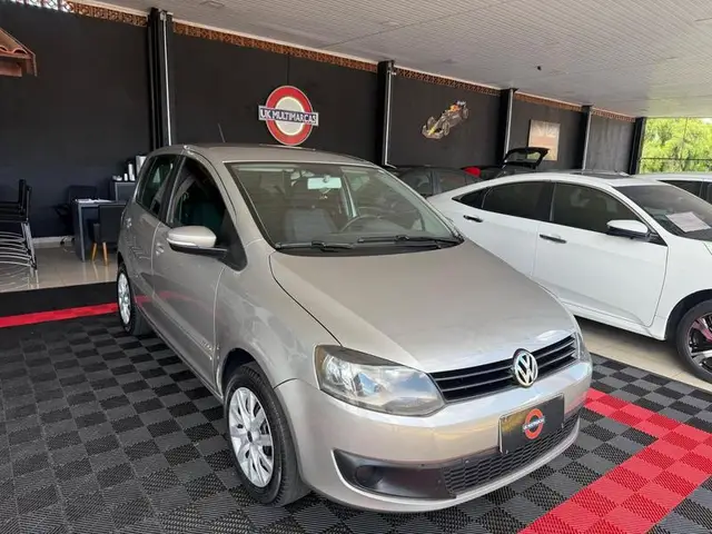Carro Volkswagen Fox 2014 1.0 TEC (Flex) 2p