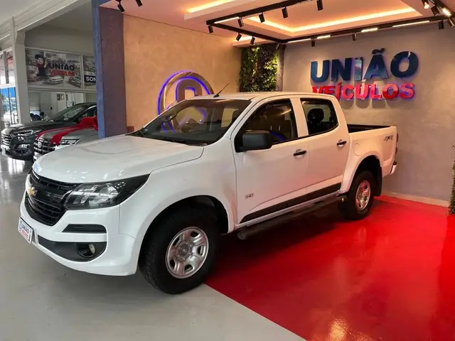 Carro Chevrolet S10 Cabine Dupla 2020 S10 2.8 CTDI LS 4WD (Cabine Dupla)