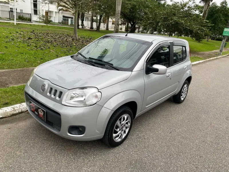 Fiat Uno Vivace Celeb. 1.0 8V (Flex) 4p