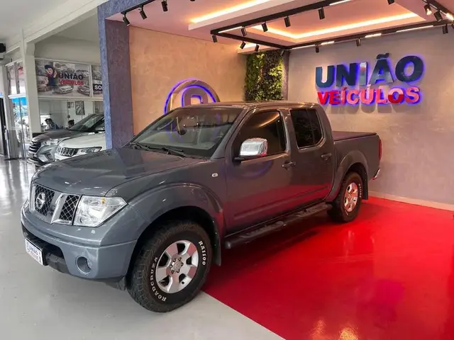 Carro Nissan Frontier 2010 LE 4x4 2.5 16V (cab. dupla)
