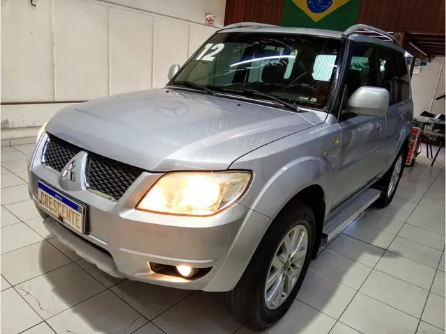 Carro Mitsubishi Pajero TR4 2012 2.0 16V 4x2 (Flex)
