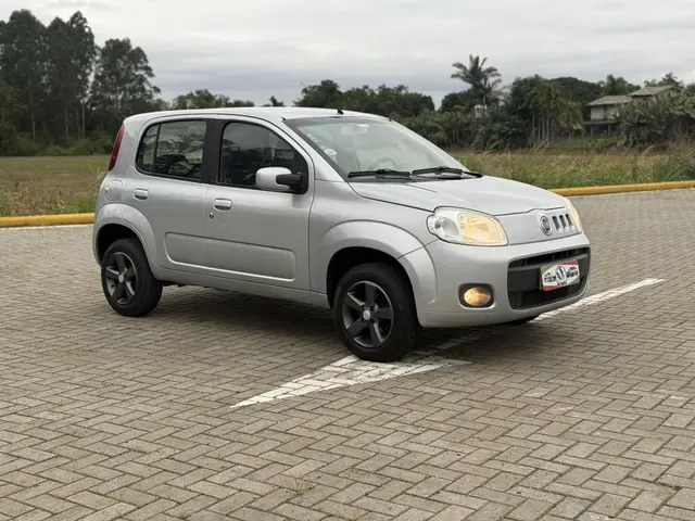 Carro Fiat Uno 2012 Vivace 1.0 8V (Flex) 4p