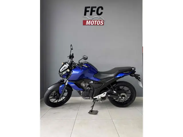 Carro Yamaha Fazer FZ15 2024 ABS