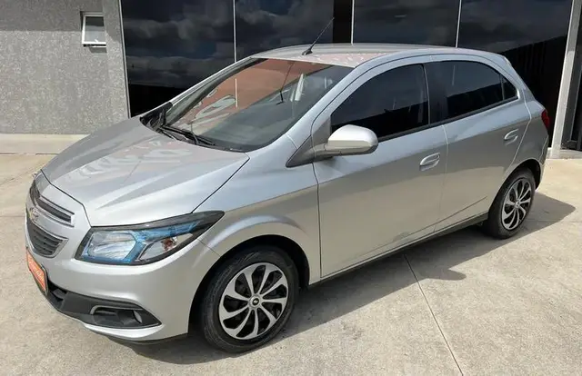 Carro Chevrolet Onix 2013 1.4 LT SPE/4