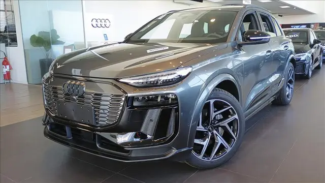 Carro Audi Q6 E-tron 2025 Performance Black Quattro