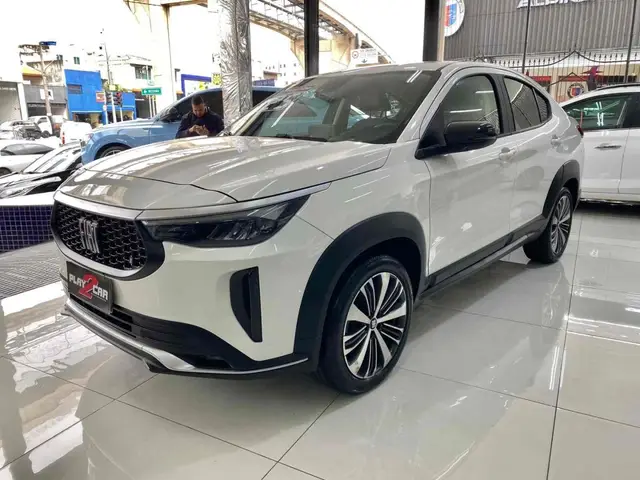 Carro Fiat Fastback 2025 Audace T200 Hybrid