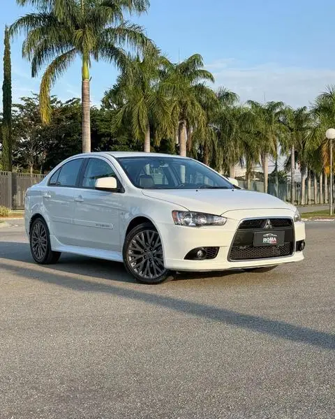 Carro Mitsubishi Lancer 2015 2.0 16V