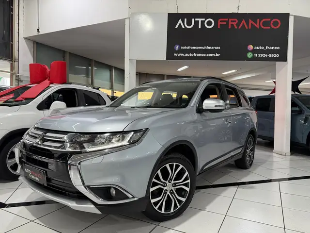 Carro Mitsubishi Outlander 2016 2.2 DI-D 4WD (Aut)
