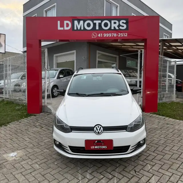 Carro Volkswagen Fox 2016 1.0 MPI Track (Flex)