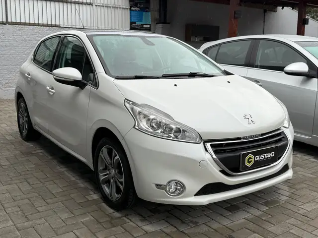 Carro Peugeot 208 2015 Griffe  1.6 16V (Flex) (Aut)