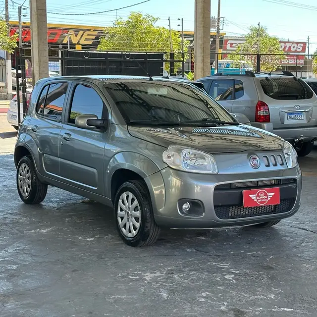 Carro Fiat Uno 2012 Vivace Celeb. 1.0 8V (Flex) 4p