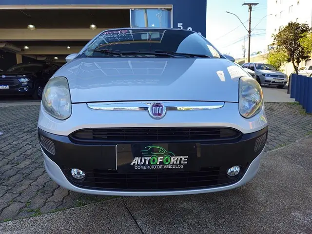 Carro Fiat Punto 2013 ATTRACTIVE ITALIA 1.4 F.Flex 8V 5p