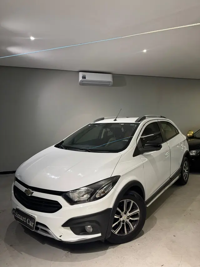 Carro Chevrolet Onix 2018 1.4 Activ SPE/4 (Aut)