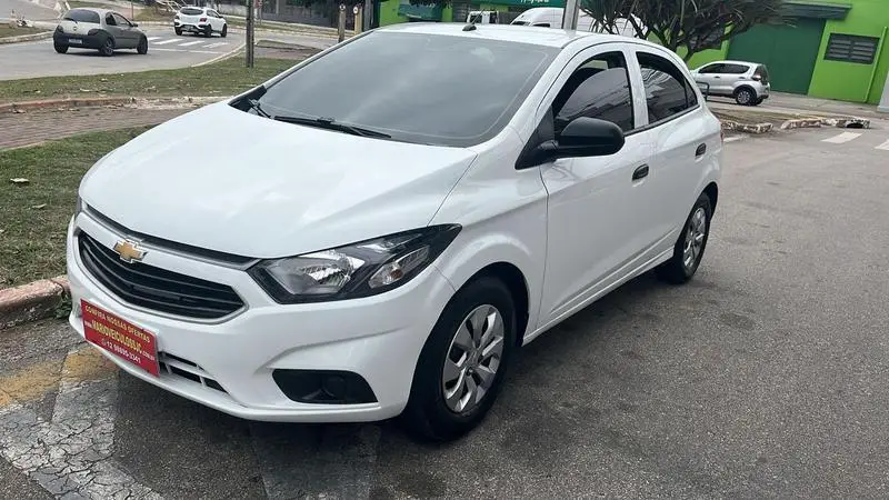 Chevrolet Onix Plus JOY Plus 1.0 8V 4p Flex Mec.
