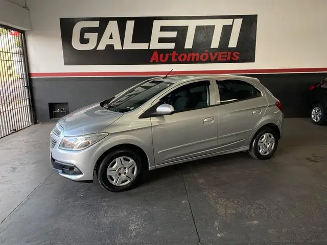 Carro Chevrolet Onix 2013 1.0 LT SPE/4