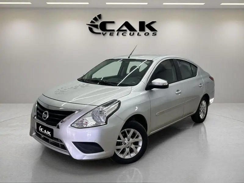 Nissan Versa 1.6 16V SV (Flex)