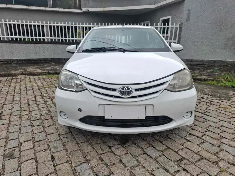 Toyota Etios Sedan XS 1.5 (Flex)