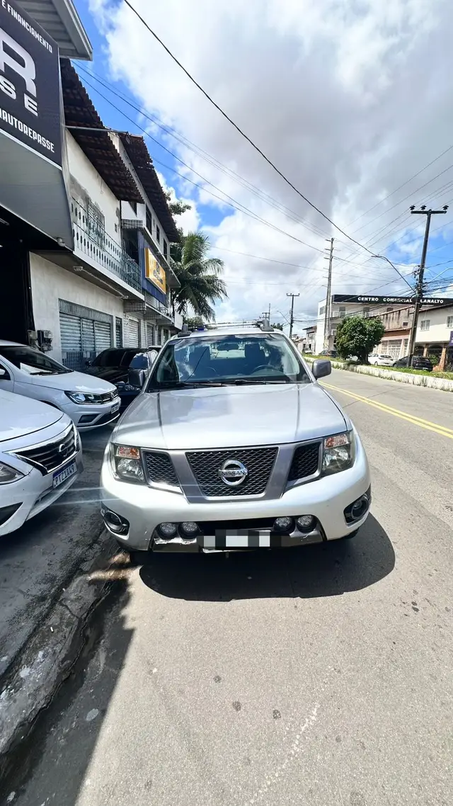 Carro Nissan Frontier 2014 2.5 TD CD 4x4 S