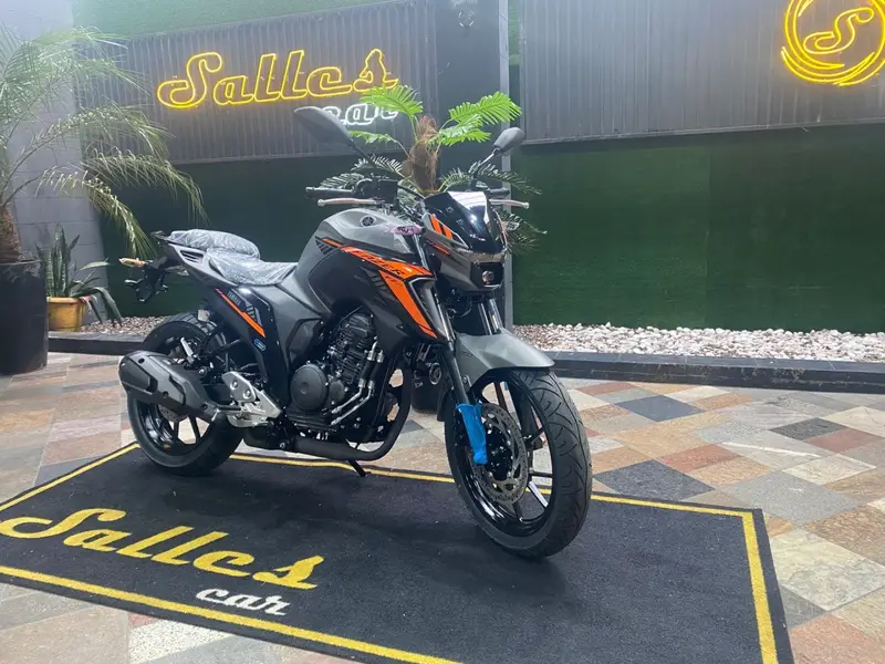 Yamaha Fazer FZ25 Connected
