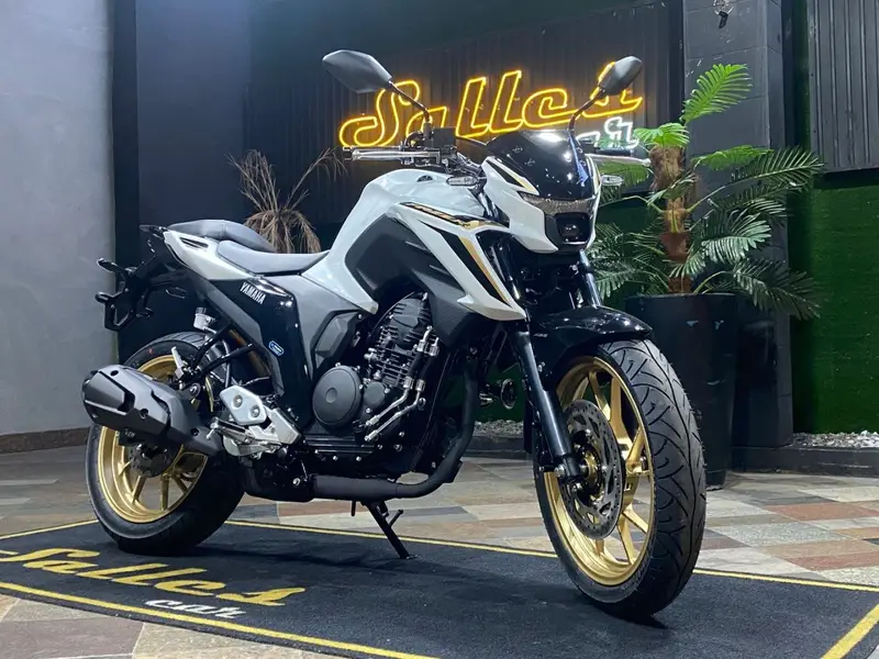 Yamaha Fazer FZ25 Connected