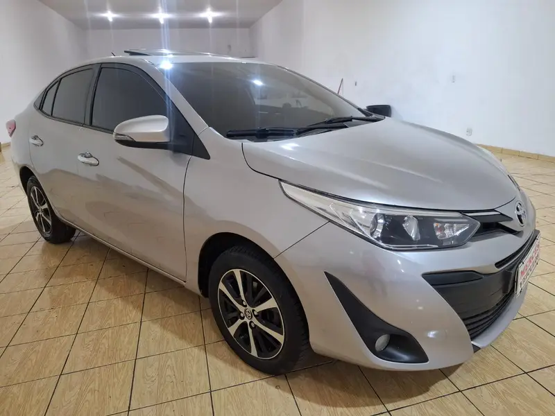 Toyota Yaris Sedan 1.5 XLS CVT (Flex)