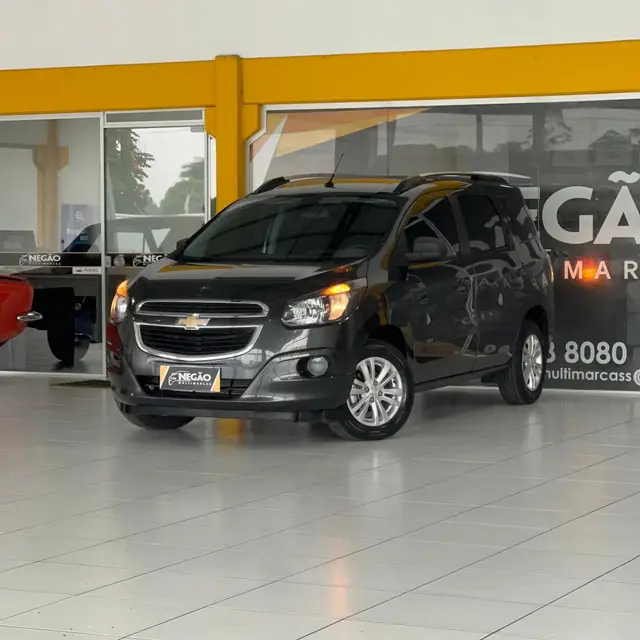 Carro Chevrolet Spin 2017 LS 5S 1.8 (Flex)