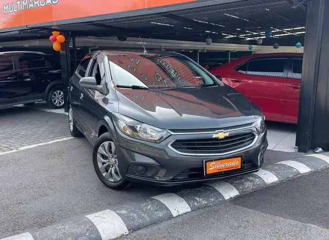Carro Chevrolet Onix 2017 1.4 Activ SPE/4