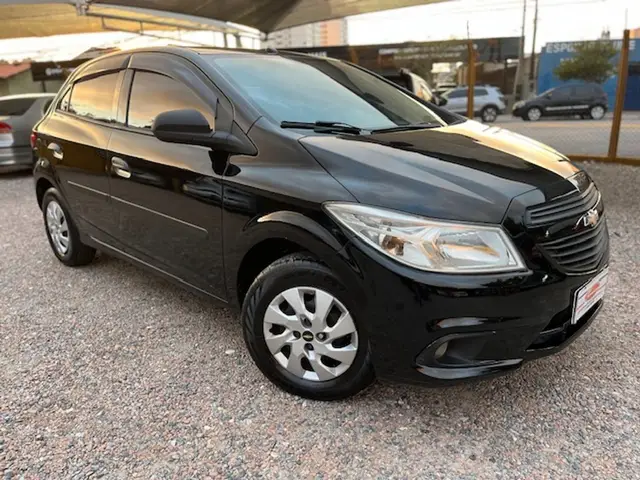 Carro Chevrolet Onix 2015 1.0 LS SPE/4
