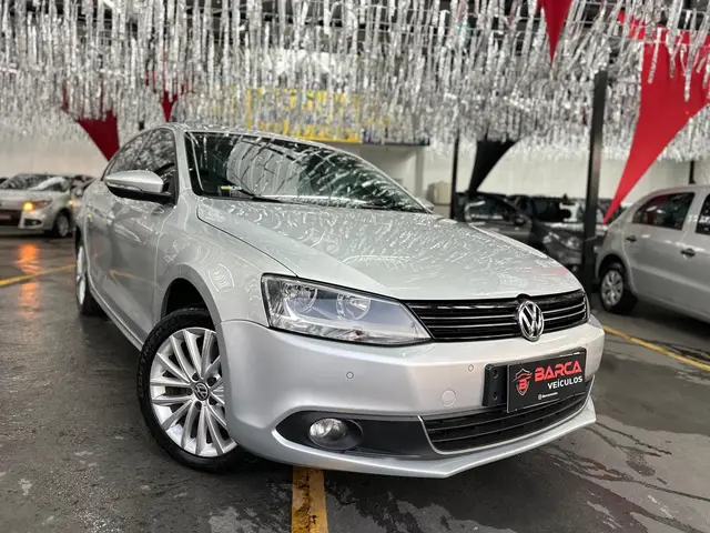 Carro Volkswagen Jetta 2012 2.0 TSI Highline DSG