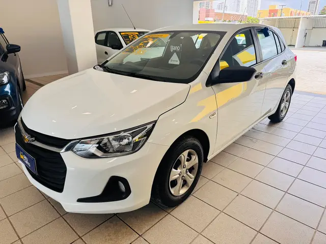 Carro Chevrolet Onix 2024 1.0