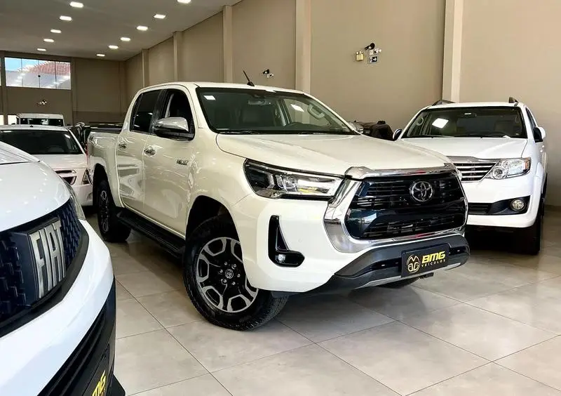 Toyota Hilux Cabine Dupla SRX 2.8 TDI CD 4x4 (Aut)