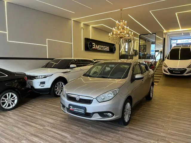 Carro Fiat Siena 2013 Essence 1.6 16V (Flex)