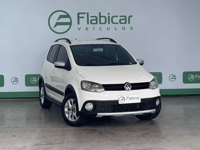 Carro Volkswagen CrossFox 2014 I-Motion 1.6 VHT (Flex)