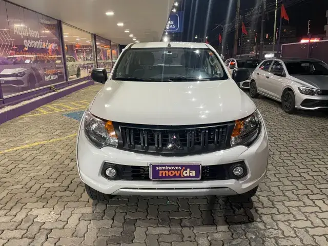 Carro Mitsubishi L200 2023 Triton GL 2.4
