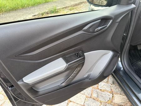 Onix 1.0 LT SPE/4