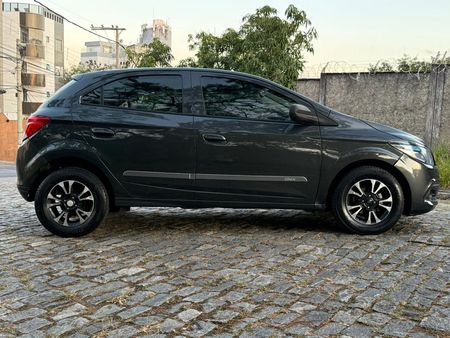 Onix 1.0 LT SPE/4