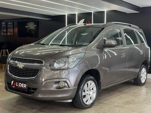 Carro Chevrolet Spin 2015 Activ 1.8 (Flex)