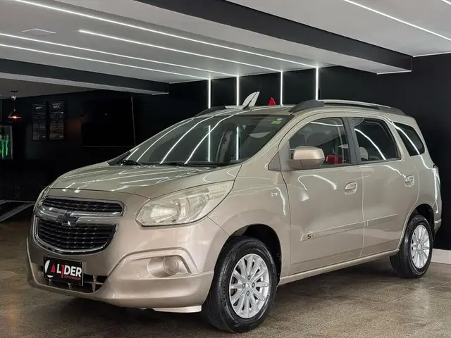 Carro Chevrolet Spin 2014 Advantage 5S 1.8 (Flex)