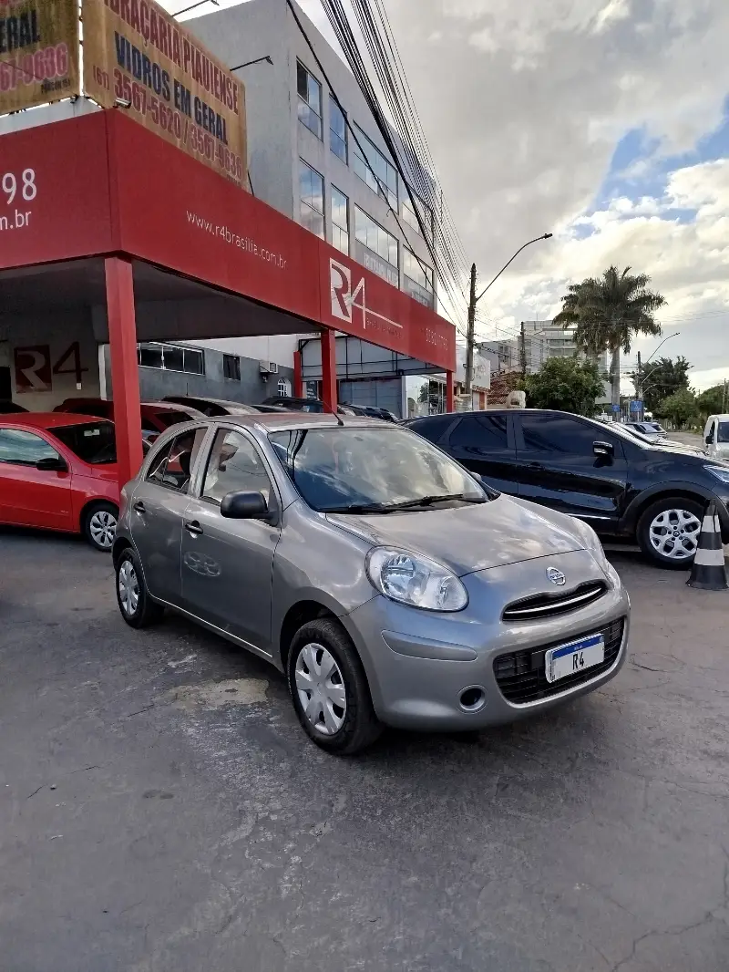 Nissan March 1.0 16V (Flex)