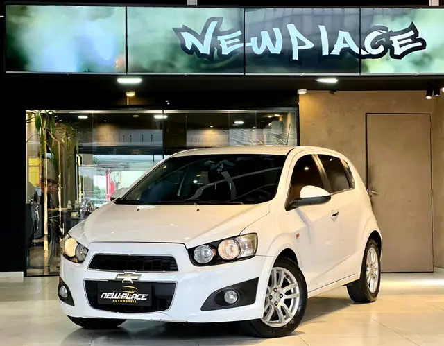 Carro Chevrolet Sonic 2012 Hatch LTZ (Aut)