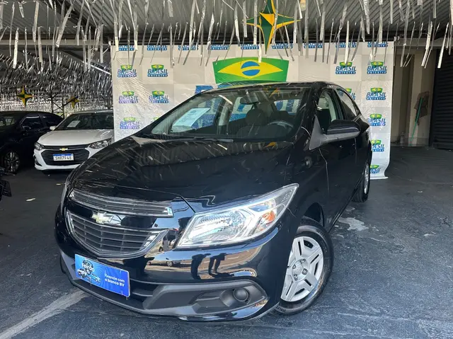 Carro Chevrolet Onix 2014 1.0 LT SPE/4